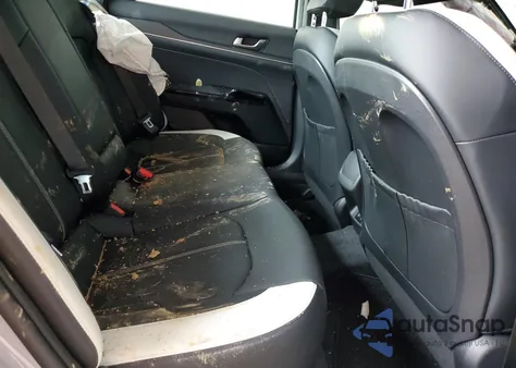 2025 Kia K5 Gt Line z USA, uszkodzony, nr VIN KNAG64J71S5329065